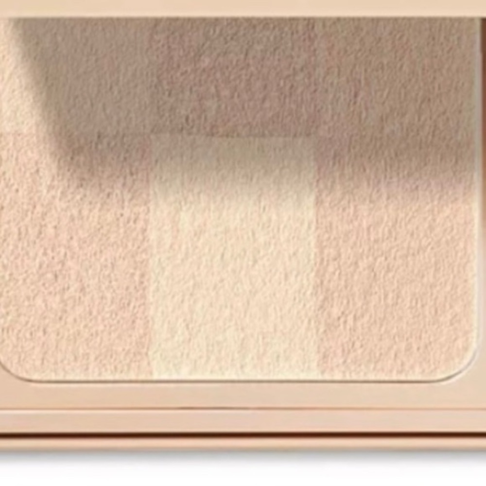 🌟🌟One of Bobbi Brown’s Best selling Products-Illuminating Powder - Picture 3 of 16